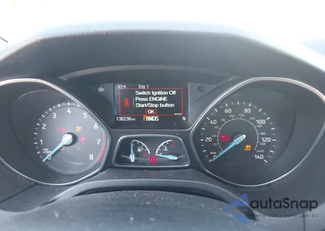 2018 Ford Focus Titanium z USA, uszkodzony, nr VIN 1FADP3J23JL326573